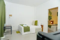 Royal Suites Port Barton - Parkering