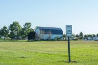 Holiday Inn Express & Suites Wauseon Hotels in Fulton County