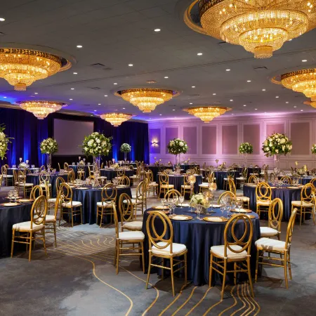 The Westin Galleria Houston Отели рядом с достопримечательностью «Водяная стена»