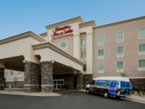 Hampton Inn & Suites Minot Airport Hoteles en Minot