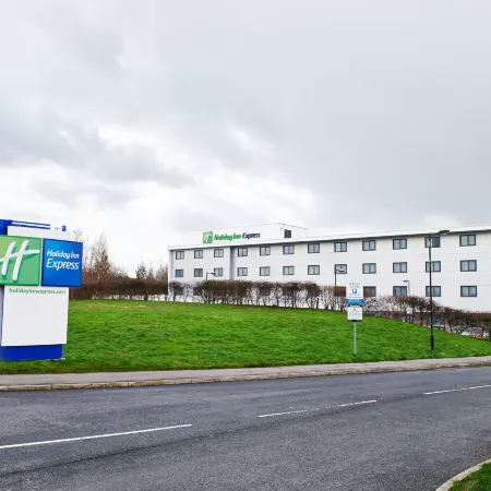 Holiday Inn Express MANCHESTER AIRPORT by IHG