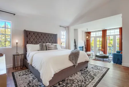 Custom 3,600sf Fallbrook Retreat: Wedding Guests•Family•Couples-Wine•Golf•Coast