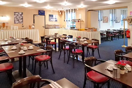 Dormero Hotel Hoyerswerda Отели в г. Гайерсвальде