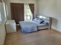 Spacious Entire House with shared Fitness Room and Shared Indoor Pool in club - balcony
