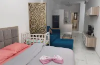 1BR Apartment •Side Sea View • Pool •Turtles Beach - Chalets