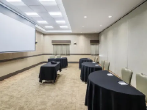 ベストウェスタン プレミア フリーポート イン カルガリー エアポート カルガリーのホテル