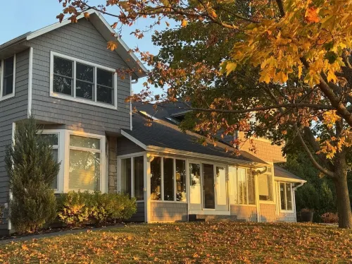 Enjoy your own private family resort! Pool, hot tub, lakefront, sunsets, more!