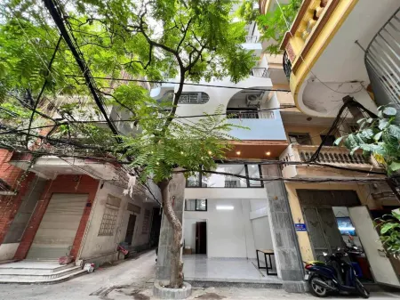 Nine Housing 90 Buoi Street Отели рядом с достопримечательностью «Мавзолей Хо Ши Мина»