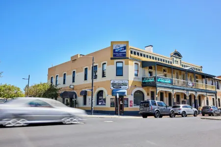 The Burlington Hotel Отели в г. Pelican Point