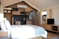 Outdoorsy Yosemite - balcony