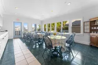 Charming Retreat with Golf Cart and Scenic Common Spaces - Cozy Escape