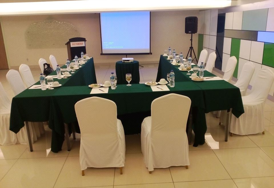 선라이즈 호텔 페탈링 자야