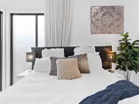 Stunning Studio Apartment Near Public Transport - Apartments
