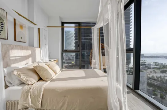 다운타운 마이애미 2베드룸, 스카이라인 베이 뷰 발코니 코너 스위트 럭스 패드