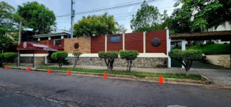 蒙特利爾飯店 Nutrilite附近的飯店