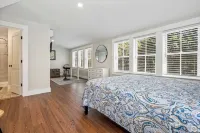 Pepperrell Place - Home for 6 - Kitchens