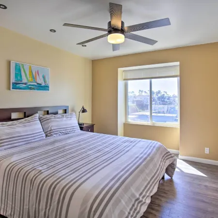 Stunning Oceanside Condo Walk to the Beach!