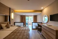 Club Melas Privé - Kitchens