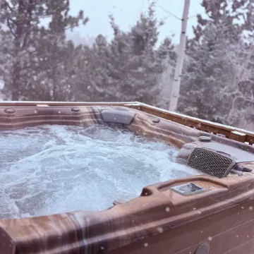 Mountain Sunrise Cabin with breathe taking views.