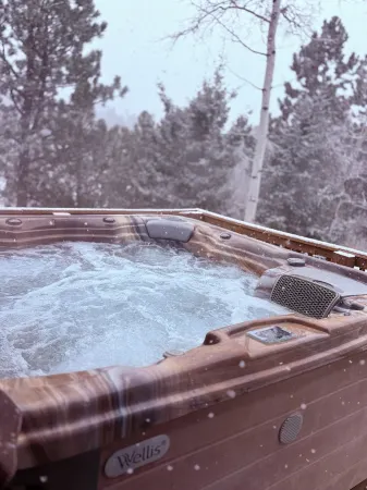 Mountain Sunrise Cabin with breathe taking views.