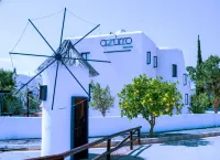 Azzurro Luxury Holiday Villas Hotels in Peyia