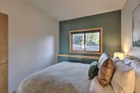 Pool, Hot Tub and Ski Shuttle! Silverthorne Condo - Wifi