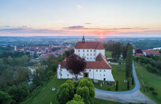 戈裏奇科自然木屋