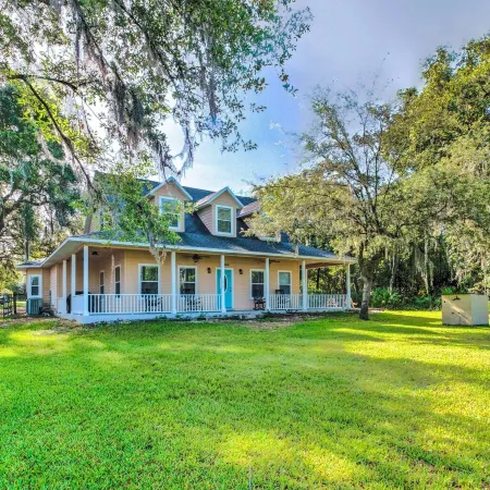 Lovely Hawthorne Home w/ Private Boat Dock!