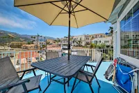 Ocean-View Home - Walk to Avalon City Center! - View biển