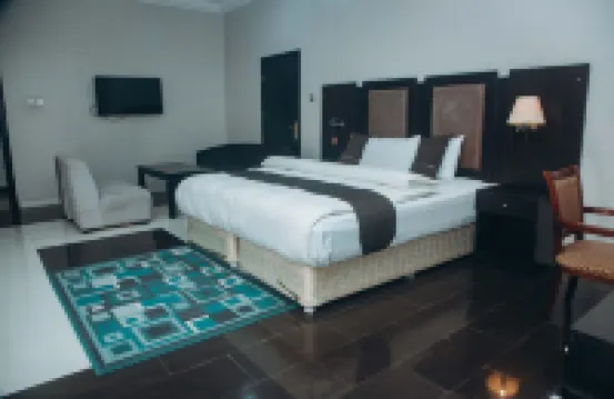Aliz Ambruz Hotel
