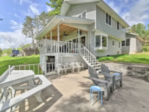 บ้านแต่งตั้งริมฝั่งที่ Gloversville พร้อมชายหาด + ท่าเรือ! โรงแรมในFulton County