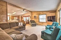 Cozy Crosby Cabin Near Serpent Lake and Main St - 3-Star