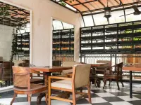 Briggs Inn Batu Hotels in Junrejo