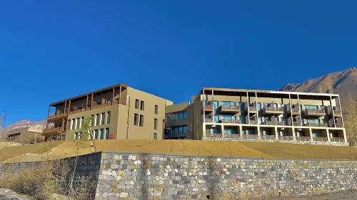 Sost Serena Hotel
