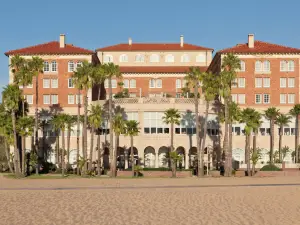 Casa Del Mar