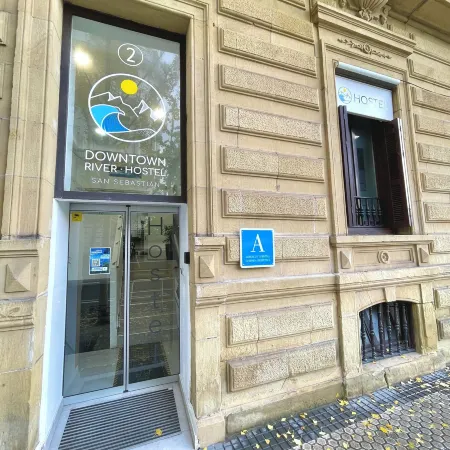 Downtown River Hostel Отели рядом с достопримечательностью «Гора Улиа»