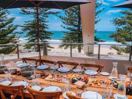 Bayside Square Kaike Hotel