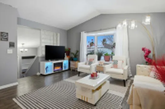 Pet Friendly Lansing Home - Private Gym - Near MSU