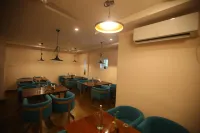 De Crown Luxury Hotel