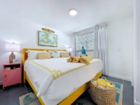 Charming, Family Friendly Newly Renovated Duplex on Holmes Beach