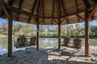 Scenic Stillwater Retreat in rural KY Horse Country, WiFi/AC, Fishing/Canoeing