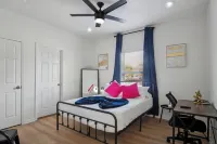 Peaceful Stays With Easy Access to Downtown - Condos
