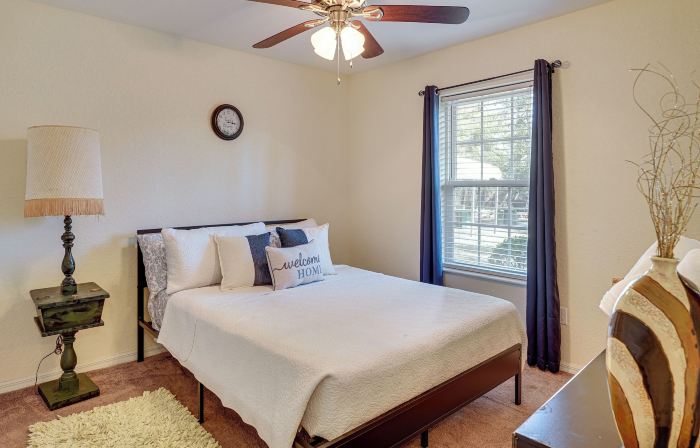 Close to Highway & Border: North Florida Hideaway