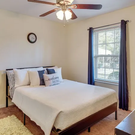 Close to Highway & Border: North Florida Hideaway
