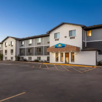 Days Inn by Wyndham Omaha NE