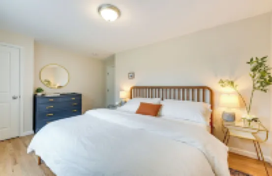 Glen Cove Vacation Rental < 1 Mi to Downtown!