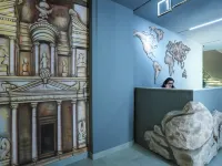 Roya Downtown Boutique Hotel Отели рядом с достопримечательностью «Радужная улица»