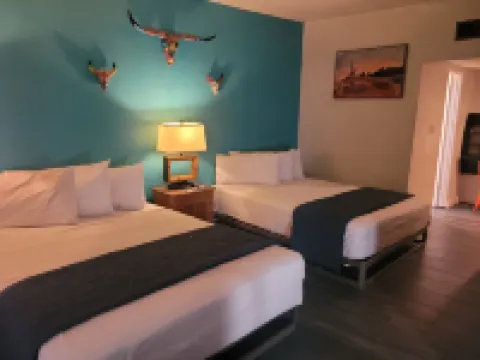 Desert Hills Motel