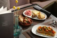 AC Hotel Burlington - breakfast