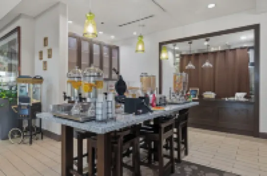 Kozy Hotel Houston North